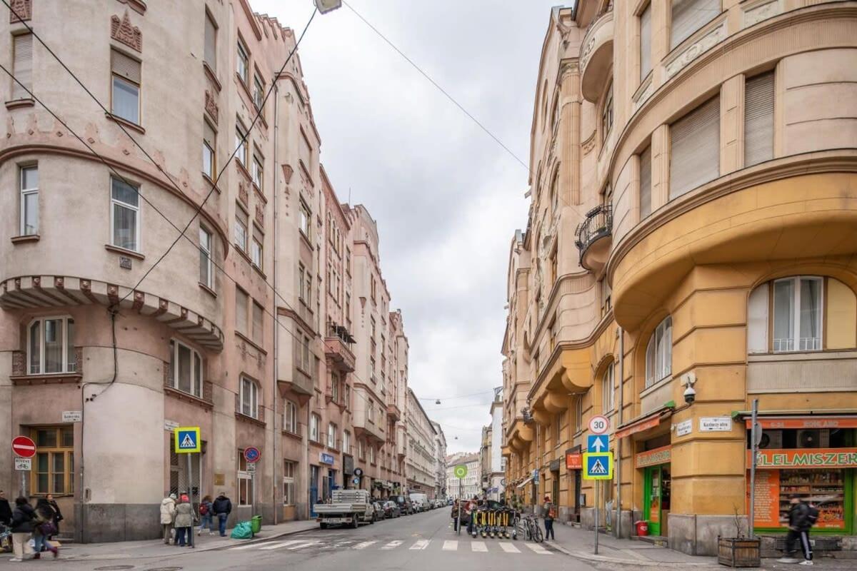 Extra Central - Mini Modern Studio Budapest Exterior photo